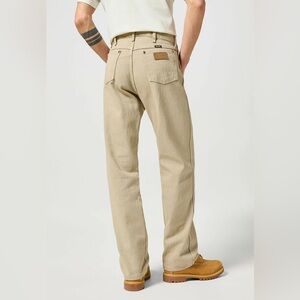 ** SOLD ** Wrangler Men's Straight Jeans in Tan